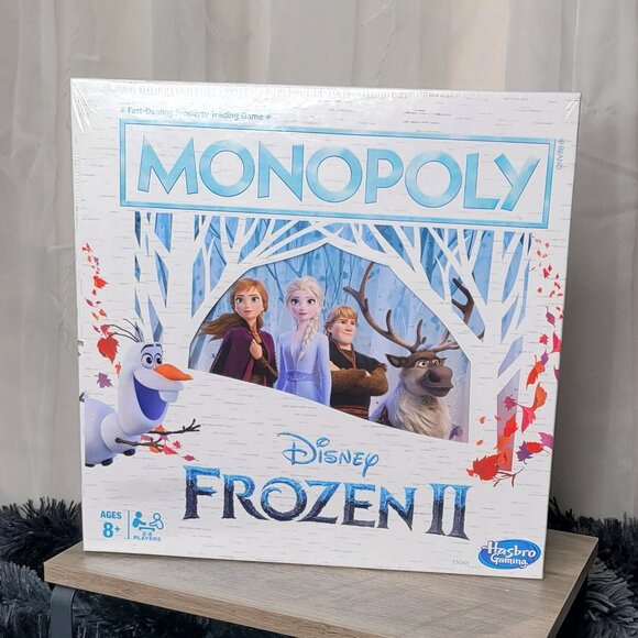 Disney Frozen II Monopoly - Picture 1 of 2